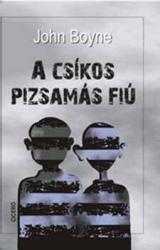 A csíkos pizsamás fiú 